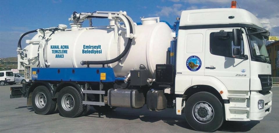 EMİRSEYİT`TE YENİ YILIN İLK İCRAATI
