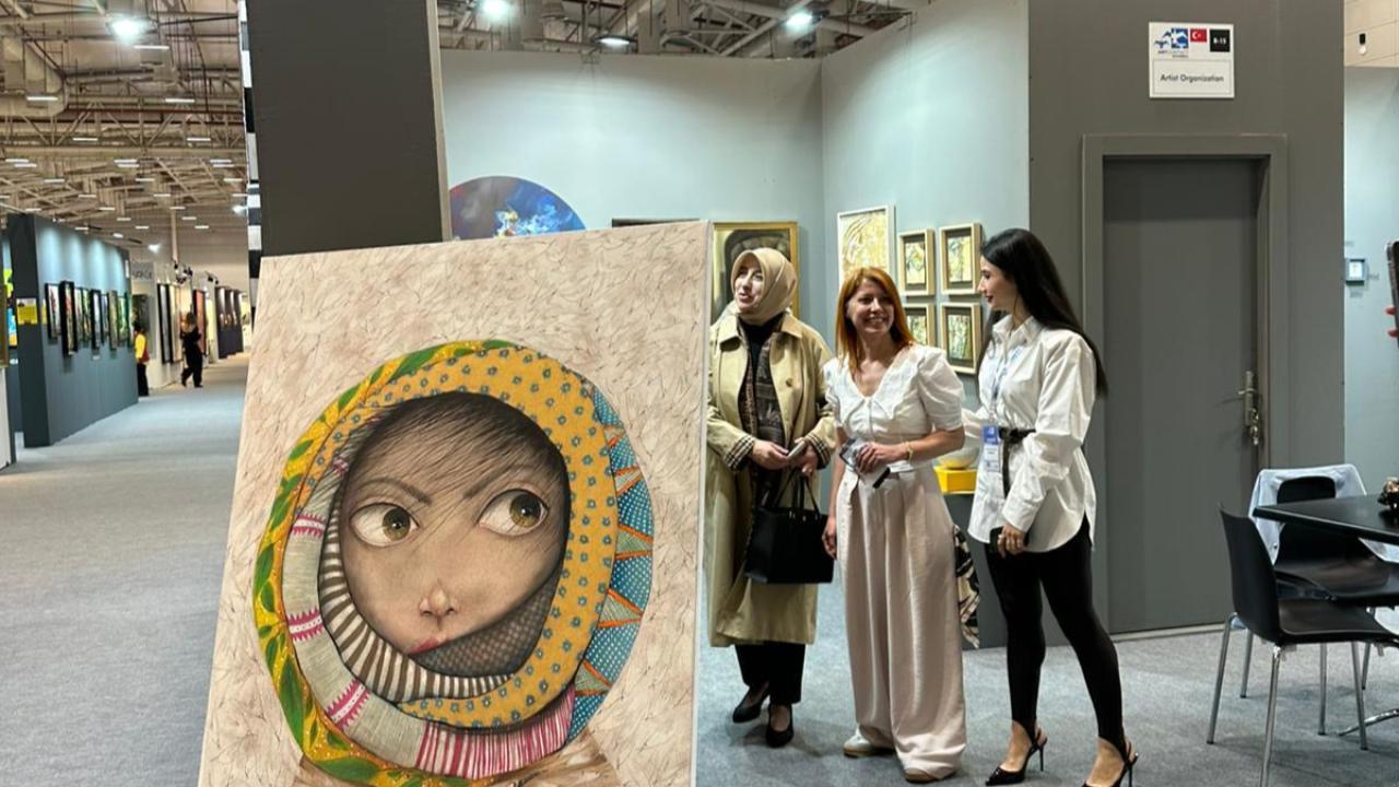 Tokatlı Sanatçı Hatice Doğan’ın Eserleri ArtContact İstanbul’da Yoğun İlgi Gördü